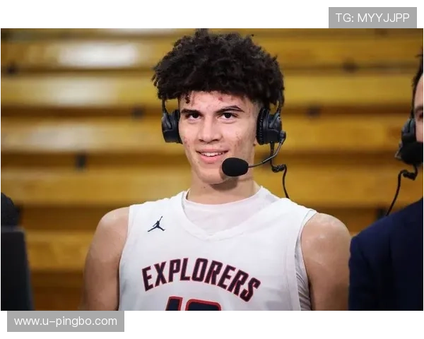 卡洛斯·布泽尔内线强攻提升篮板效率显著领先同期大前锋